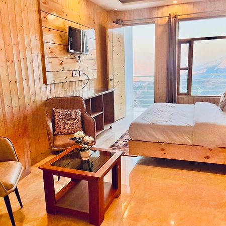 Hotel Classic Crown - #Scenic Mountain View #Open Terrace #Parking #Premium Rooms With Balcony #Guest Preferred #Best Selling Hotel In Mussoorie Kültér fotó