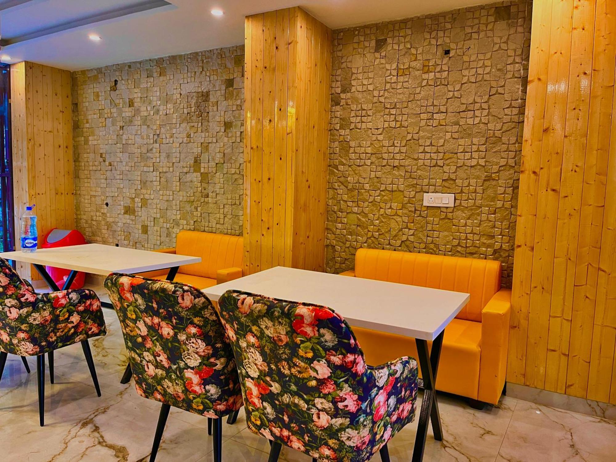 Hotel Classic Crown - #Scenic Mountain View #Open Terrace #Parking #Premium Rooms With Balcony #Guest Preferred #Best Selling Hotel In Mussoorie Kültér fotó