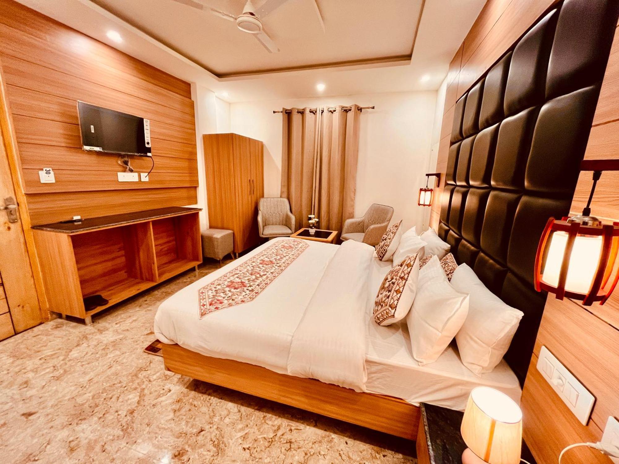 Hotel Classic Crown - #Scenic Mountain View #Open Terrace #Parking #Premium Rooms With Balcony #Guest Preferred #Best Selling Hotel In Mussoorie Kültér fotó