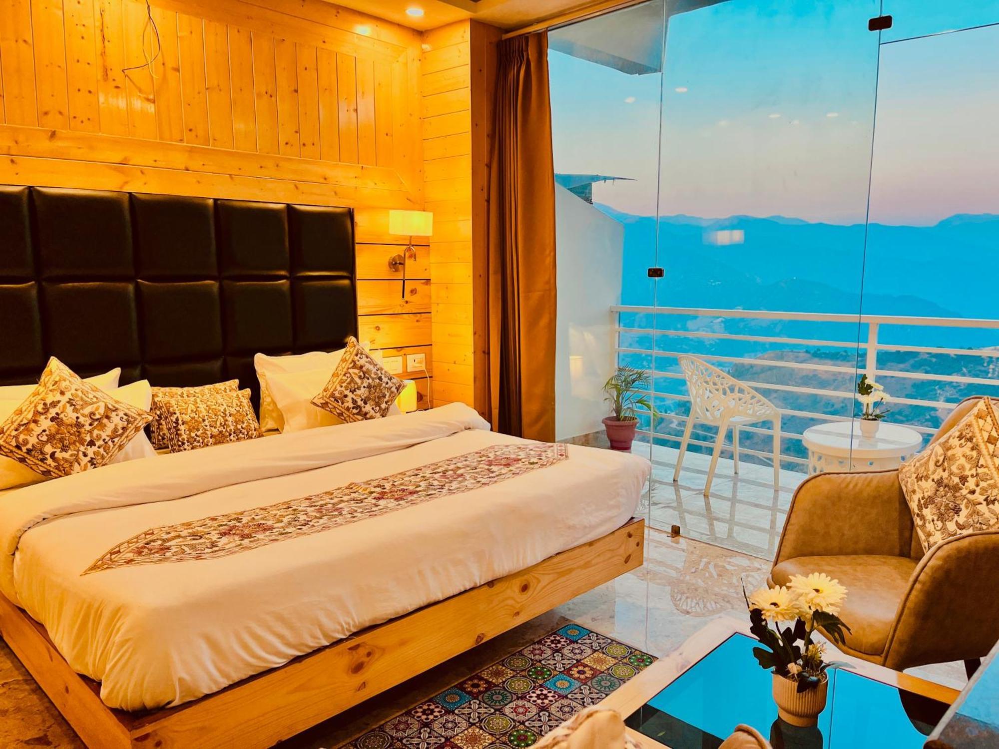 Hotel Classic Crown - #Scenic Mountain View #Open Terrace #Parking #Premium Rooms With Balcony #Guest Preferred #Best Selling Hotel In Mussoorie Kültér fotó