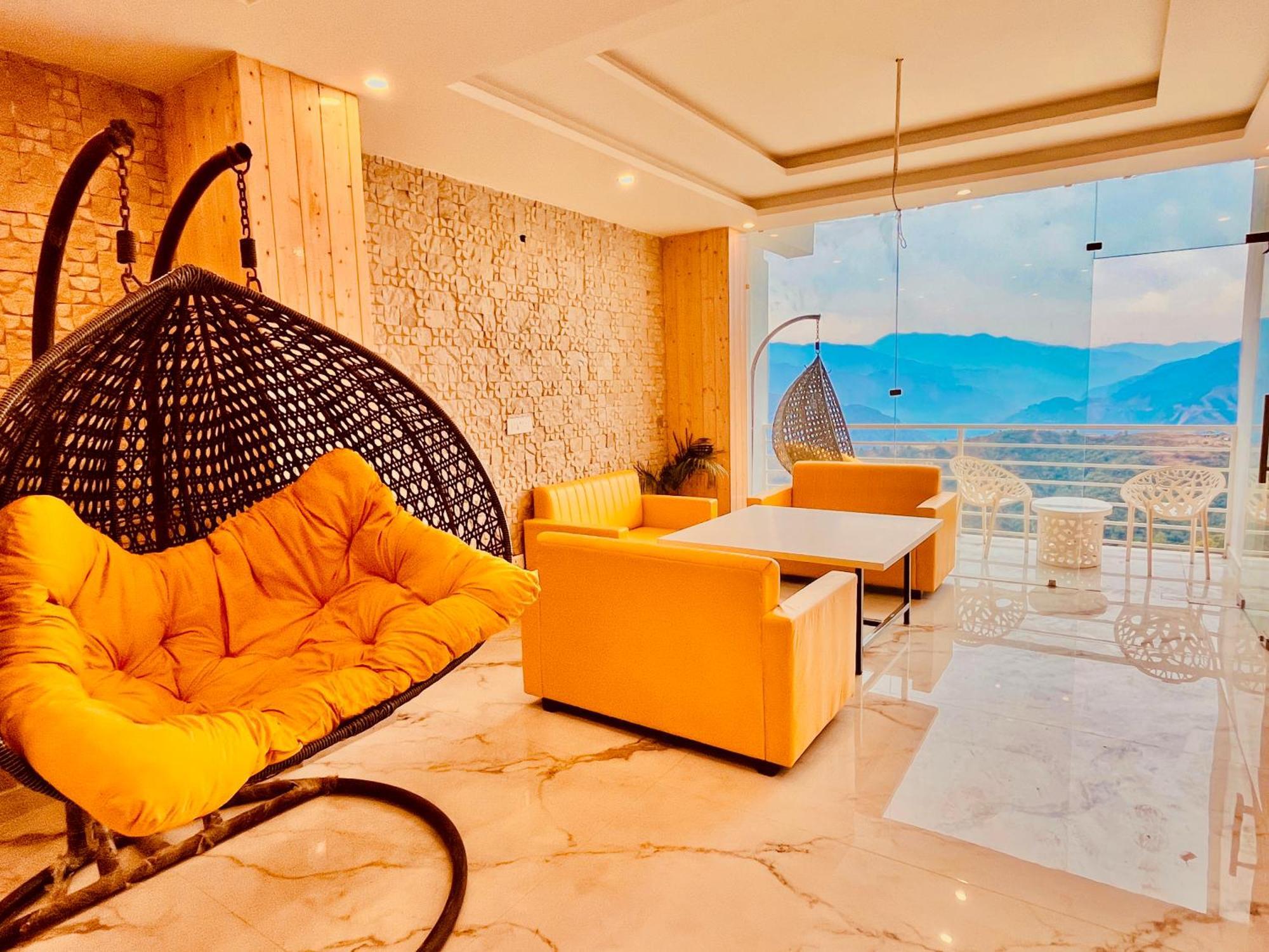 Hotel Classic Crown - #Scenic Mountain View #Open Terrace #Parking #Premium Rooms With Balcony #Guest Preferred #Best Selling Hotel In Mussoorie Kültér fotó
