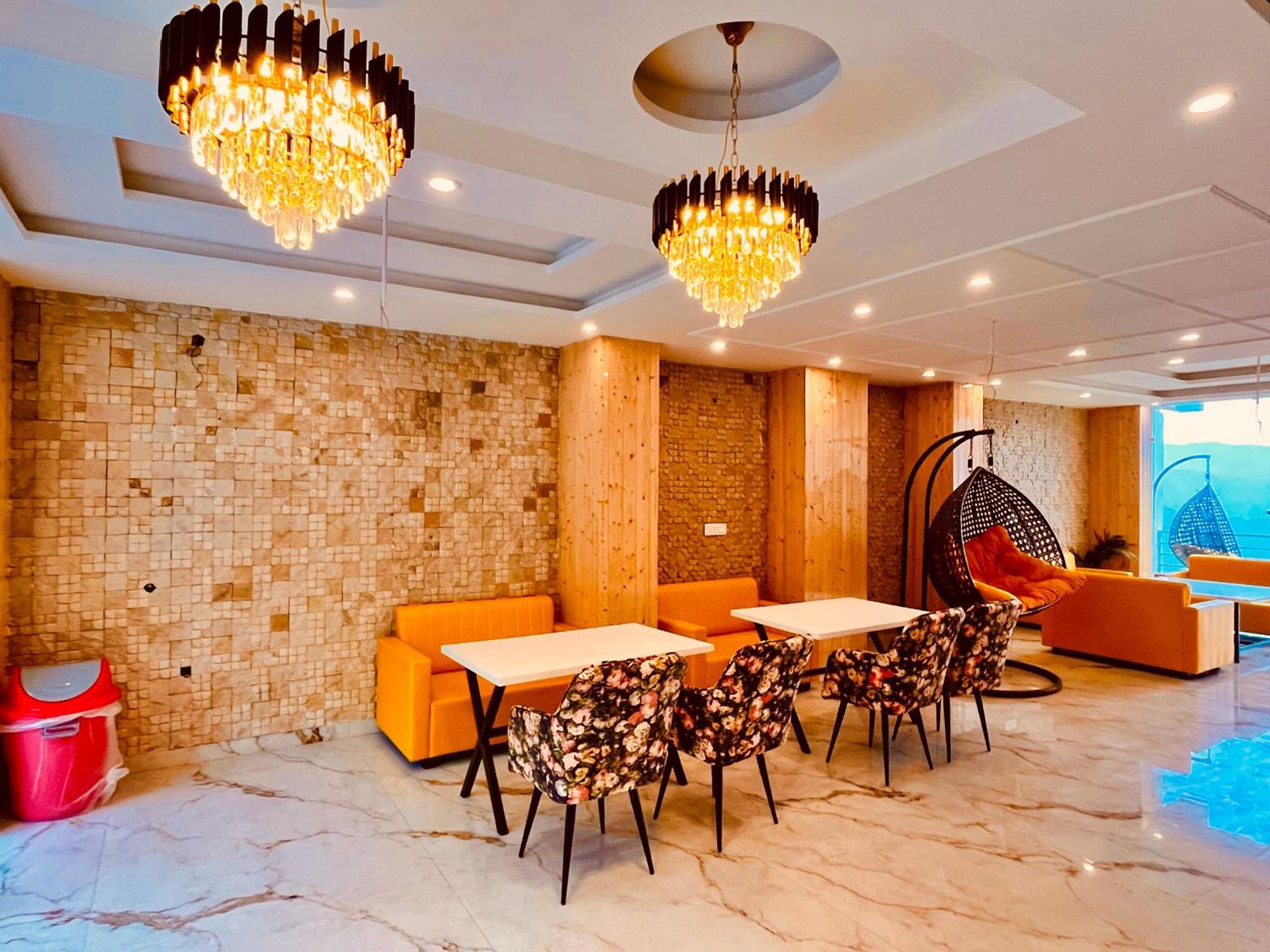 Hotel Classic Crown - #Scenic Mountain View #Open Terrace #Parking #Premium Rooms With Balcony #Guest Preferred #Best Selling Hotel In Mussoorie Kültér fotó