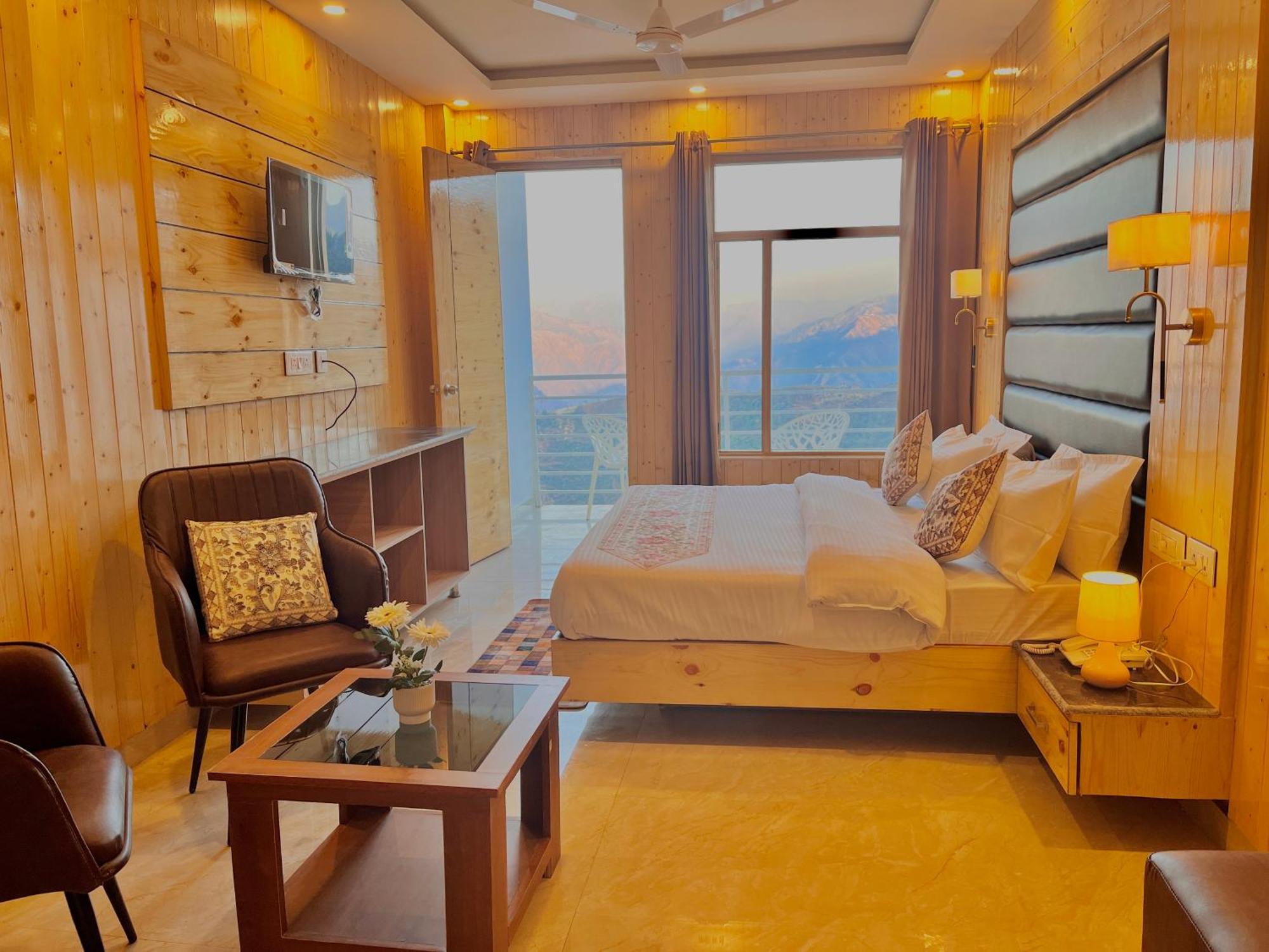 Hotel Classic Crown - #Scenic Mountain View #Open Terrace #Parking #Premium Rooms With Balcony #Guest Preferred #Best Selling Hotel In Mussoorie Kültér fotó