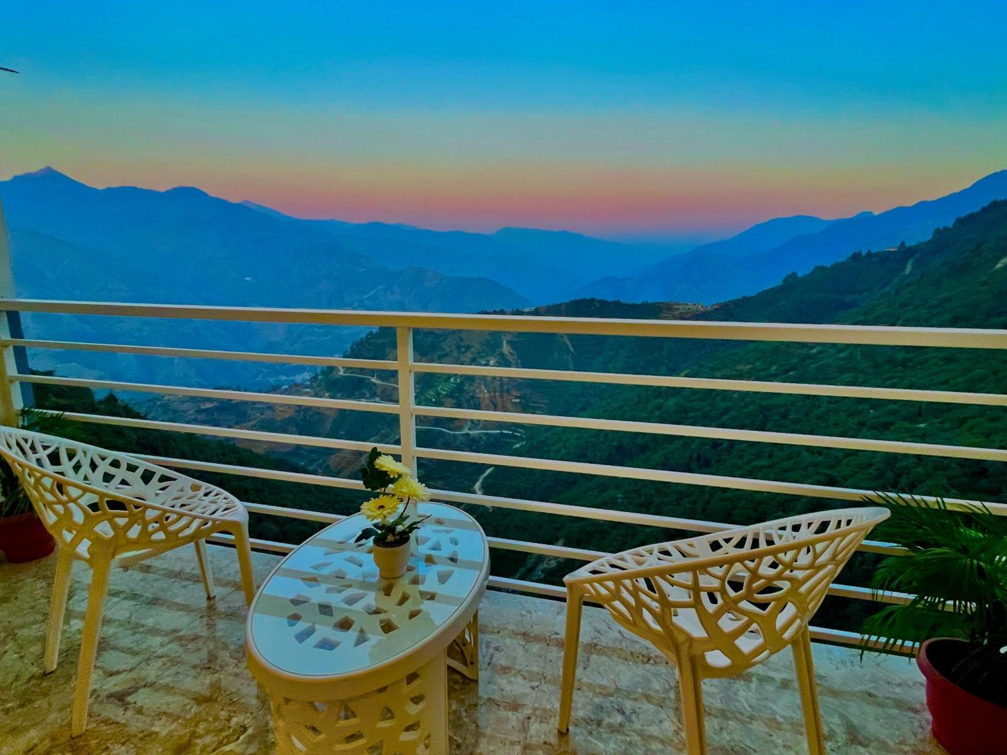 Hotel Classic Crown - #Scenic Mountain View #Open Terrace #Parking #Premium Rooms With Balcony #Guest Preferred #Best Selling Hotel In Mussoorie Kültér fotó